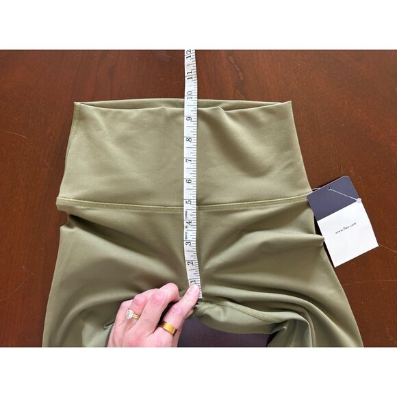 FLEO Activewear NWT El Toro 28” Leggings  Shadow Sage Green Size Small - Picture 9 of 11